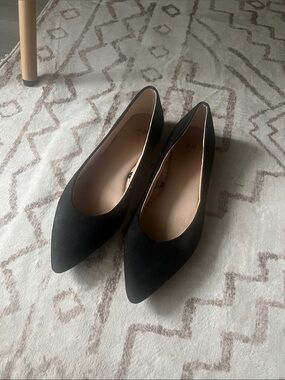 H&M Suede Pointed Toe Flats - Women's Slip-On Loafers
